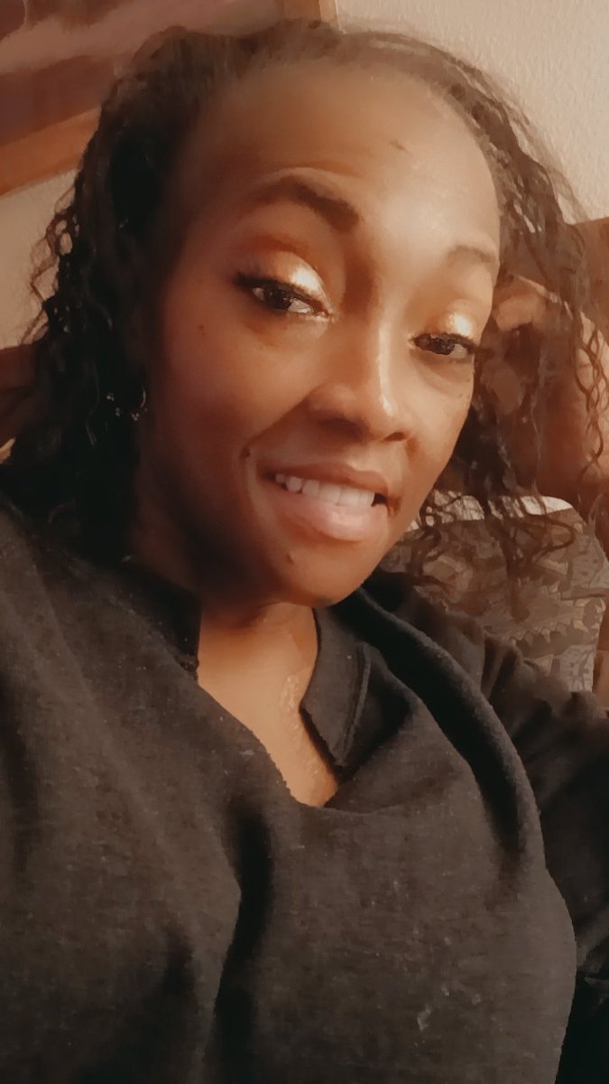 Yes I know I look tired. But after a 15 day stay in the hospital it's time to rest!
Thank you all for your prayers, positive vibes, love and checking on me!
#sicklecellblogginglife #tired