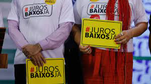 BerioniMarco's tweet photo. Juros altos prejudicam quem busca financiamento para comprar casa e carro e aumentam endividamento das famílias no cartão de crédito. #JurosBaixosJá @BancoCentralBR https://t.co/8BdqLpB4h0