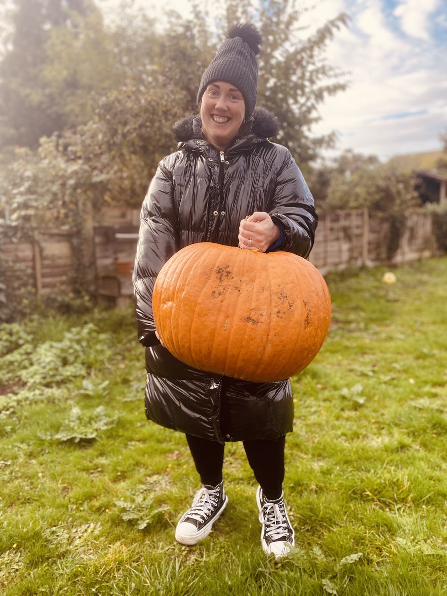 Lets see your pumpkins Razzers 🎃

Have you been pumpkin picking, or maybe you’ve carved a masterpiece? 

Have you got a pumpkin bigger than Charlotte’s?

#pumpkin #halloween #spookyseason #pumpkinpicking #pumpkincarving #razzamataz