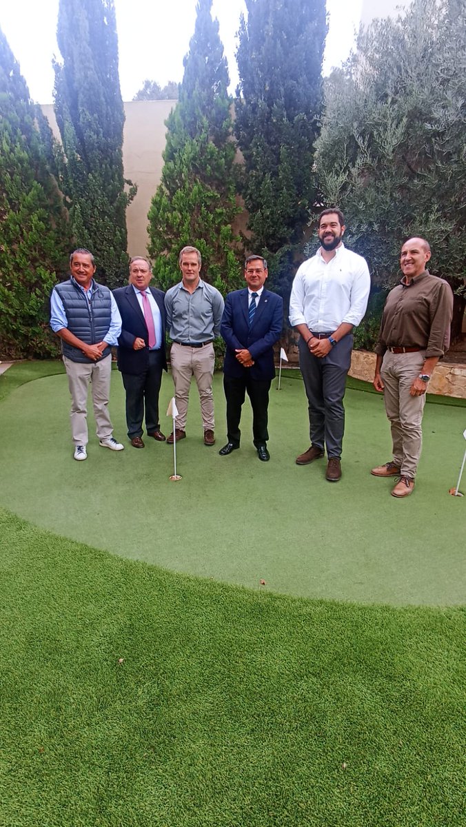 El concejal de <a href="/deportemalaga/">Área de Deporte</a>, <a href="/borjavivas/">Borja Vivas Jimenez</a>, ha mantenido un encuentro con el presidente de <a href="/RFGA_Golf/">RFGA - Oficial</a>, <a href="/Mansilla_Pablo/">Pablo Mansilla</a>, y otros directivos para conocer los proyectos y necesidades de esta federación en <a href="/malaga/">Ciudad de Málaga</a> #deportemalaga
