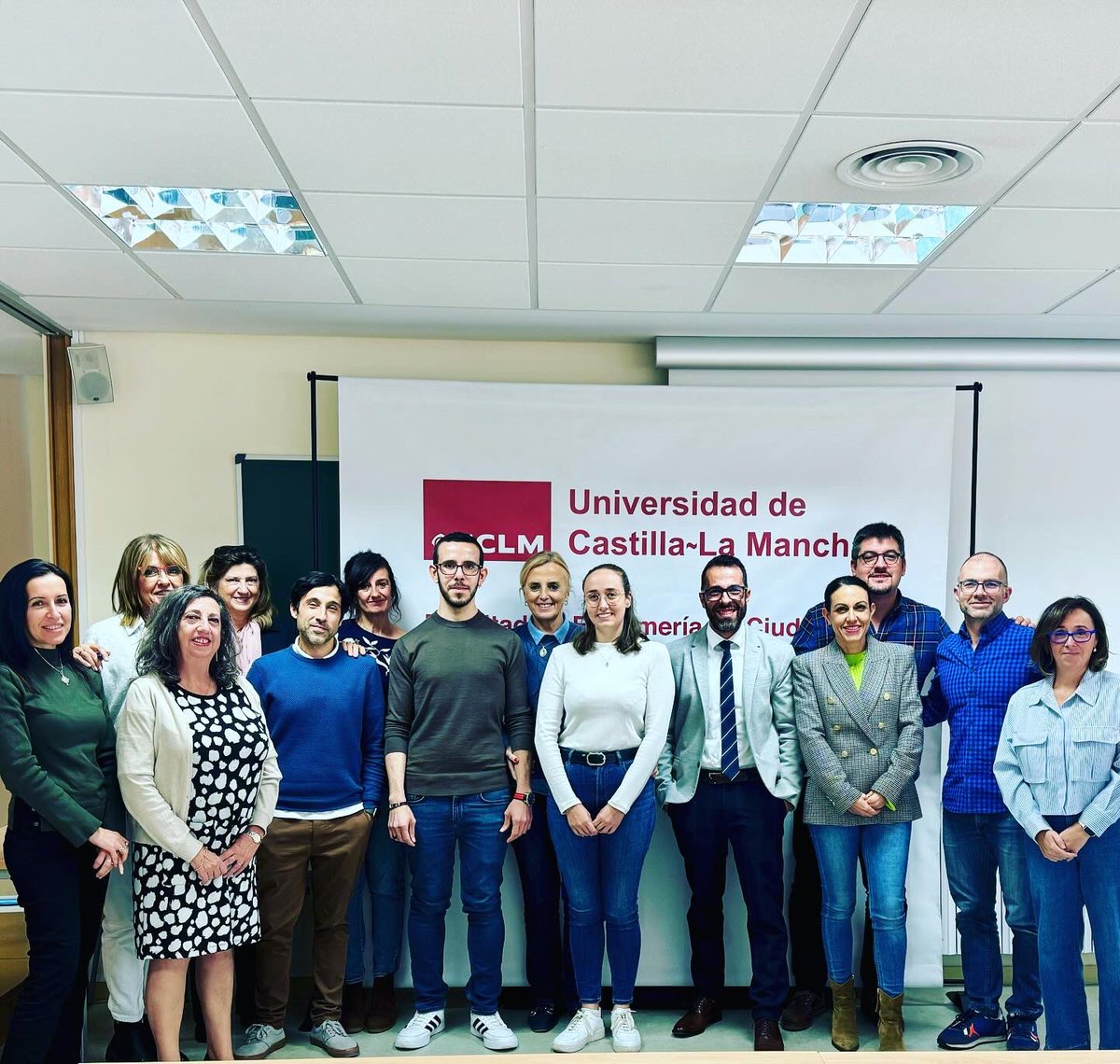 Hoy ha sido día de Elecciones en nuestra Facultad, y ya tenemos al nuevo equipo Decanal en funcionamiento. Les deseamos mucha suerte en esta nueva etapa. <a href="/uclm_es/">Universidad de Castilla-La Mancha</a> <a href="/CR_Enfermeria/">Enfermería CR UCLM</a>