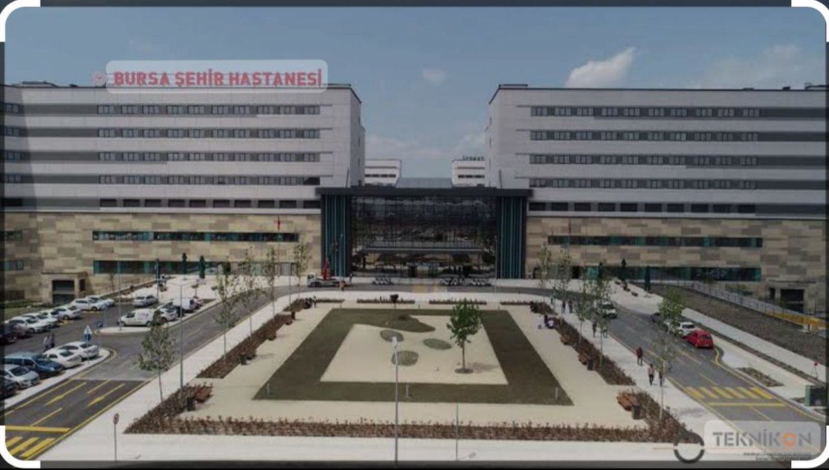 Yer Bursa şehir hastanesi, hematoloji uzmanı Dr.Nihan Alkış poliklinik yaptığı sırada başka bir doktorun çalıştığı polikliniği soran hasta yakınına; muayene yaptığını ve sorusunun cevabını bilmediğini dile getirdiği sırada yüzüne çok sert bir yumruk yemiş ve yoğun bakıma