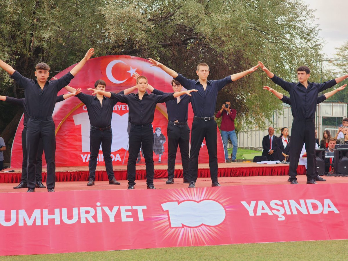 Ataşehir1 Doğa Koleji Cumhuriyetimizin 💯.yılı kutlamaları 🇹🇷🇹🇷
#yaşasıncumhuriyet 
#cumhuriyet100yaşında🇹🇷
@yelizayin 
<a href="/gokhan/">Gökhan Sağoğlu</a>.kenger