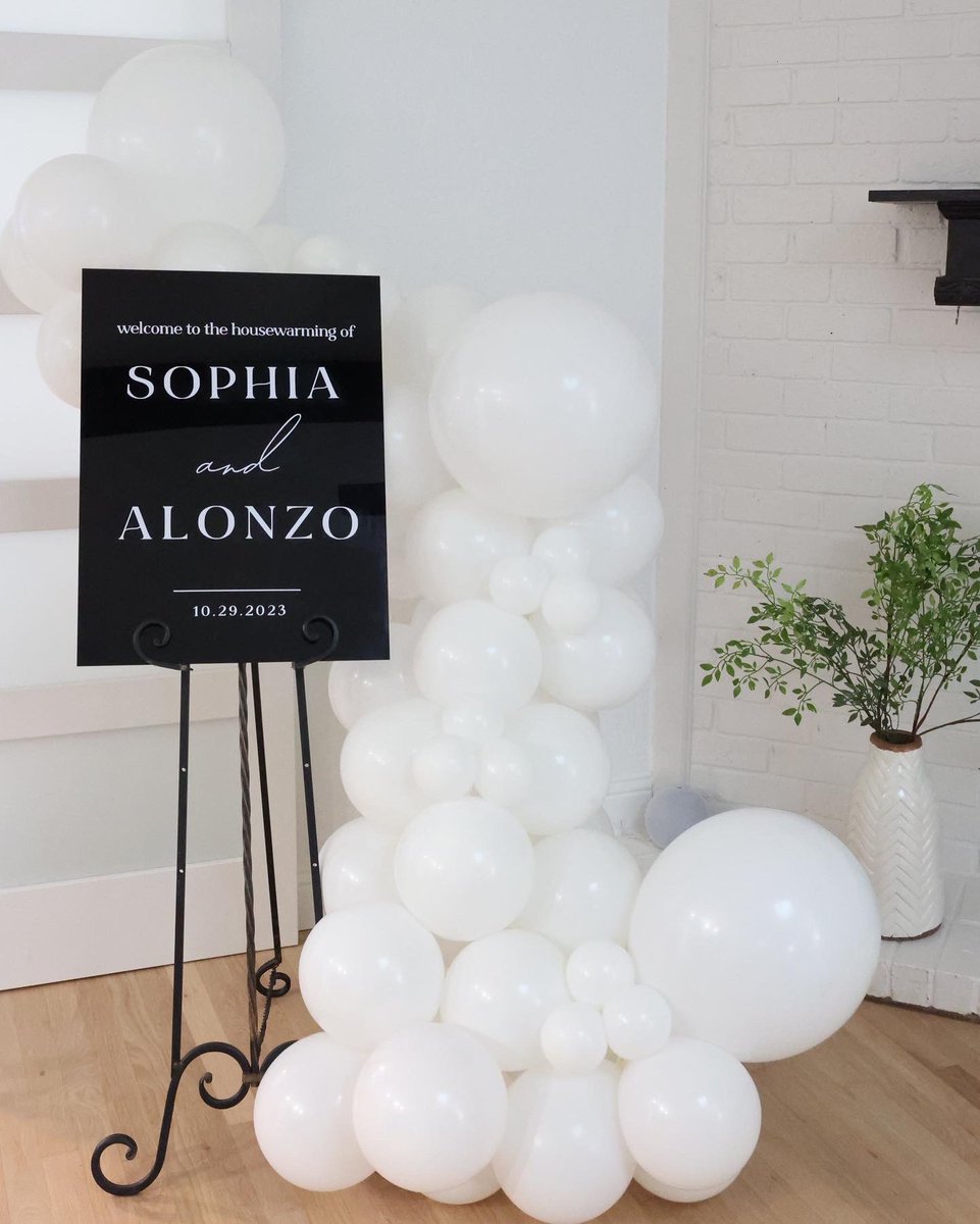 xosophia_'s tweet photo. housewarming 🤍 https://t.co/MOt0OnsdqQ