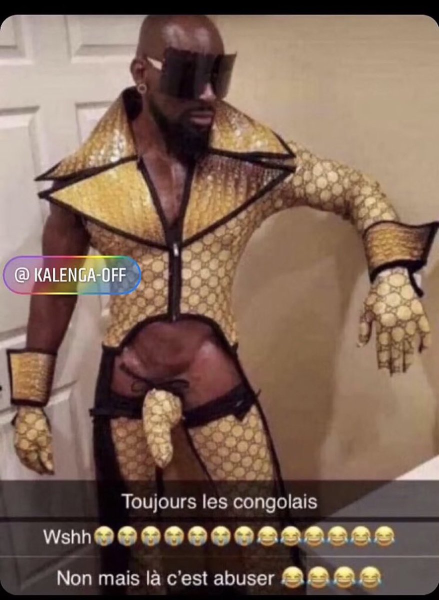 neo_vsk's tweet photo. Ptdrrr à tout moment jule kounde peut débarquer dans la cérémonie avec cette tenue il est trop imprévisible 😹😹😹 https://t.co/gUN8w4yHMw