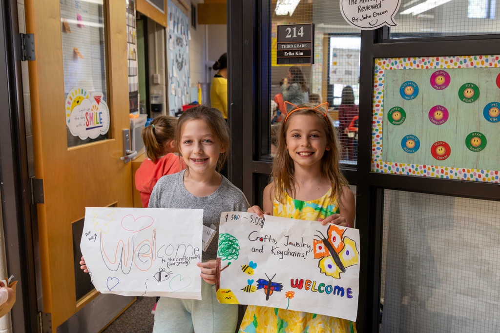 DurhamAcademy's tweet photo. If you are a Lower School parent, you might have heard all the buzz about the Pollinator Gift Shop, where third-grade students sold their handmade wares of bracelets, magnets, coloring books, sweets and trinkets to other students and faculty. 🐝🦋 #DurhamAcademy #DALowerSchool https://t.co/40jLvvvpbQ