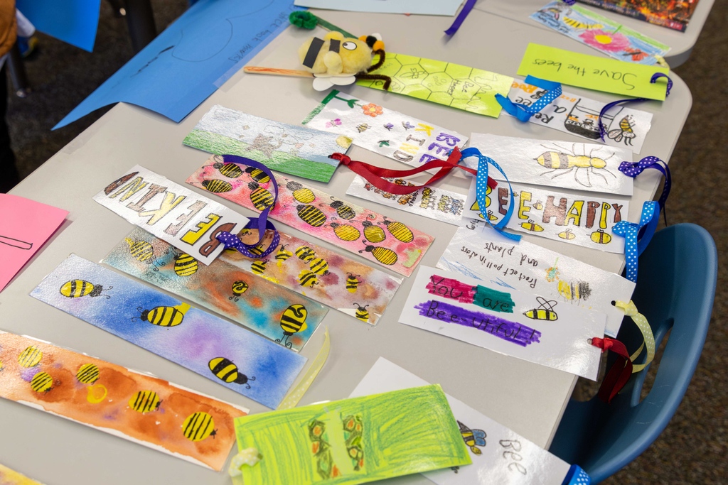 DurhamAcademy's tweet photo. If you are a Lower School parent, you might have heard all the buzz about the Pollinator Gift Shop, where third-grade students sold their handmade wares of bracelets, magnets, coloring books, sweets and trinkets to other students and faculty. 🐝🦋 #DurhamAcademy #DALowerSchool https://t.co/40jLvvvpbQ