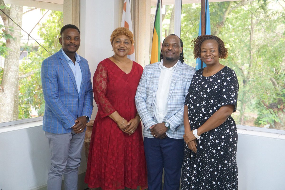 Director of @SAYWHATOrg @jimmy_wilford 2day paid a courtesy call on @UNFPA Rep @MirandaTabifor They discussed greater partnership & collaboration 2 advance young people’s #SRH & potential. Saywhat is a key partner 4 UNFPA wrk with #adolescents unda the #HRF @UNFPA_SYP program