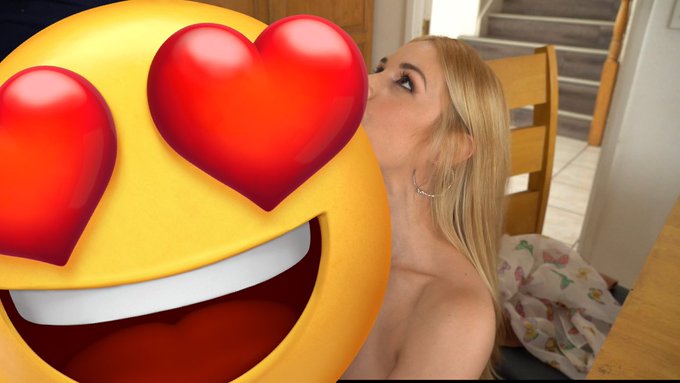 New and VAULTED scenes are available right now on my OF  https://t.co/xfu4Je2fXb  35% off next 100 subs