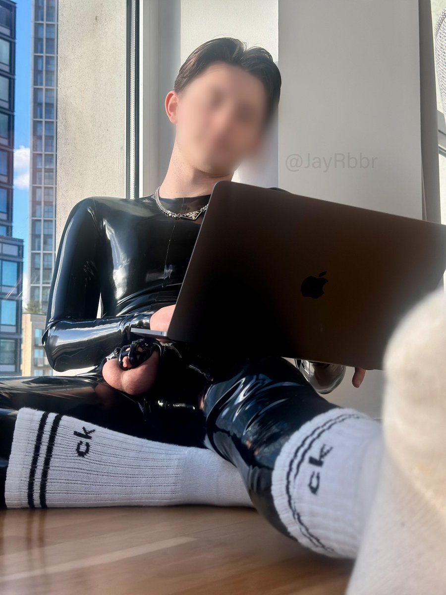 JayRbbr's tweet photo. Mondays am I right? 

Day 30 of Locktober 🔒😏

📸 @lvrubbr https://t.co/GWT0hBJWj9
