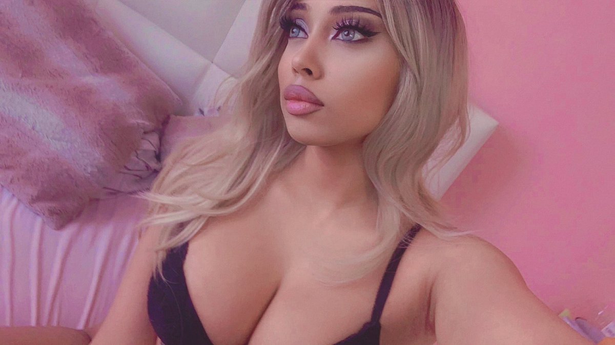SadisticMiss1's tweet photo. Gehalt ist da? Du weißt was zu tun ist. Zahlspalte öffnen und alles schön brav an mich abdrücken. Das Geld steht mir eh viel besser als dir du Loser 😈😂 #FinDom https://t.co/id8IGByKBx