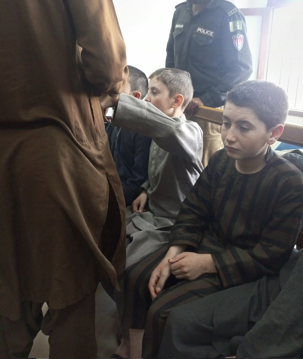 Moni_Kakar's tweet photo. Afghan children appearing in court R being treated as criminals &amp; unjustly convicted.This raises serious concerns about their legal rights as refugees. Today, they were produced in court.They were arrested at their school/Madrassa in Karachi 45 days ago. #RefugeesRights https://t.co/oEzWSeDsZt