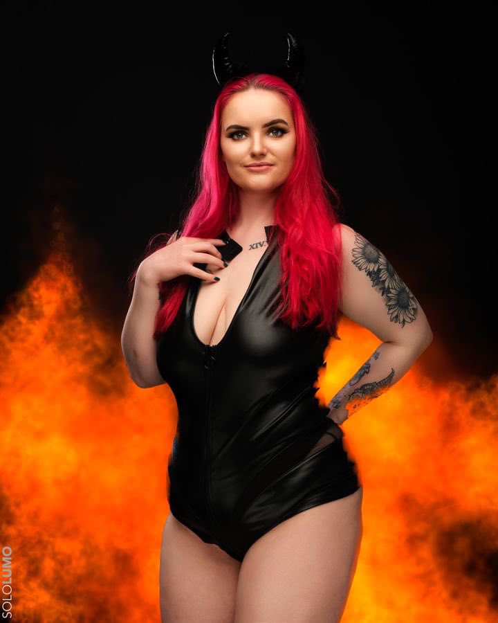 thickkattt's tweet photo. Complete and utter sin 🔥 thank you @sololumo 📸✨

https://t.co/cygmClKWhW https://t.co/aCRqBwWrR6