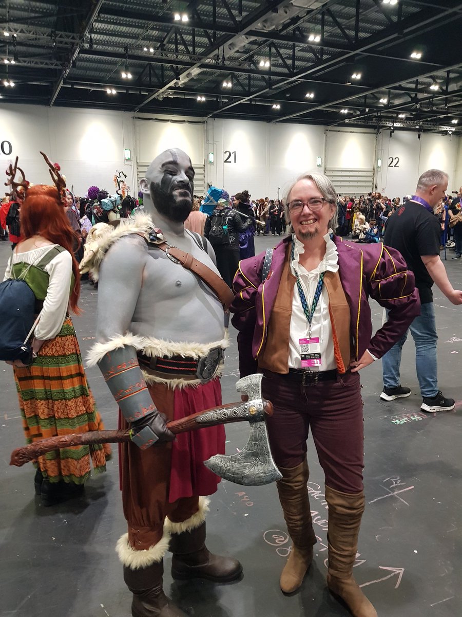 carfreeinessex's tweet photo. #MCMComicCon #criticalrole #cosplay #BertrandBell I had an amazing weekend at comicon. I loved seeing all the fantastic cosplayers. This was my first con and first cosplay. https://t.co/fg1P9yINAc