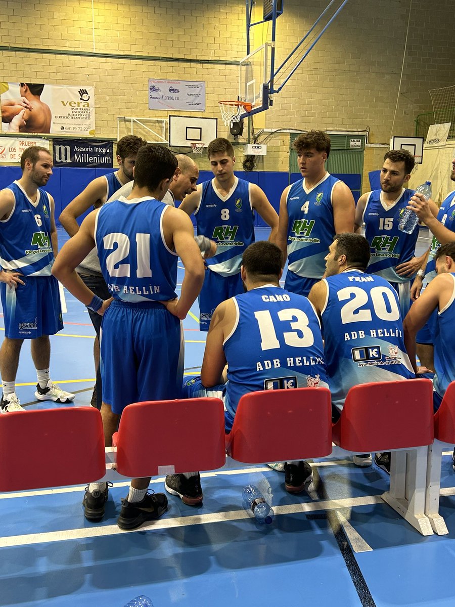 ADB_Hellin's tweet photo. 👏🏻 Tercera victoria consecutiva para los jugadores de @ADB_Hellin.

⛹🏻‍♂️Los hellineros siguen en la cabeza de la clasificación tras vencer a Miguel Esteban 

💪🏻 Pleno de victorias para pensar ya en la siguiente. ¡A seguir!

🏀 # https://t.co/M3DJdVyIMy