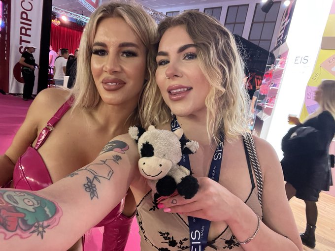 bbc queens @EmaKarter https://t.co/kFT2BSrwIz<a class="tags" href="/tag/emakarter">@emakarter</a><a href="/tag/avn"class="tags"><span>#avn</span></a>