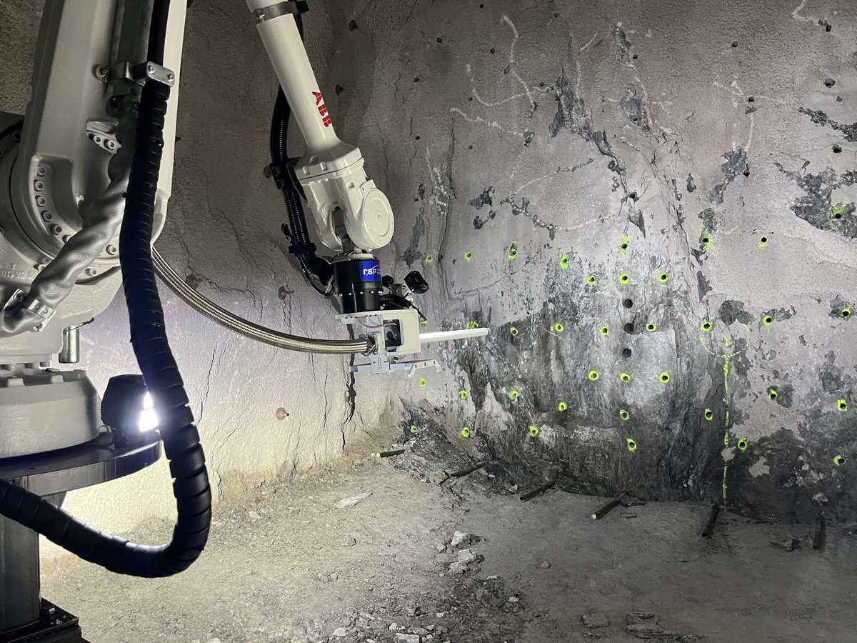 im_mining's tweet image. .@ABBgroupnews has completed testing of its automated #bulkemulsion #robotcharging tech for underground mines in partnership with mine operators #Boliden &amp;amp; @LKABgroup; it is now embarking on the final development stage to execute the full blasting sequence tinyurl.com/yvd7p2fd