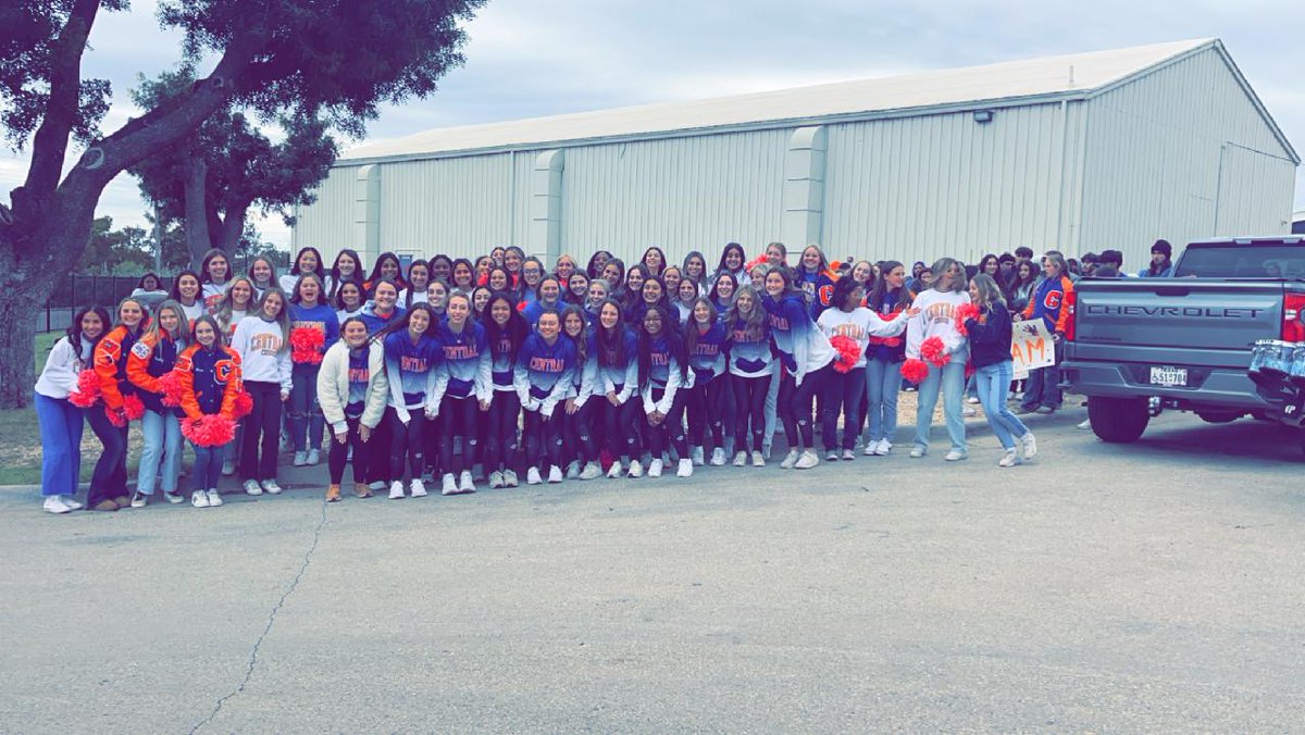 Great crowd on a cold day! Thanks to <a href="/sacentralcheer/">San Angelo Central Cheer</a> and the drum line for bringing the energy! Hope to see everyone in Monahans! Let's go Lady Cats!! #neversatisfied #goldballchasin <a href="/The_CHS_Bobcats/">CentralHSBobcats</a> <a href="/SanAngeloISD/">San Angelo ISD</a> <a href="/SAISD_Athletics/">San Angelo ISD Athletics</a>