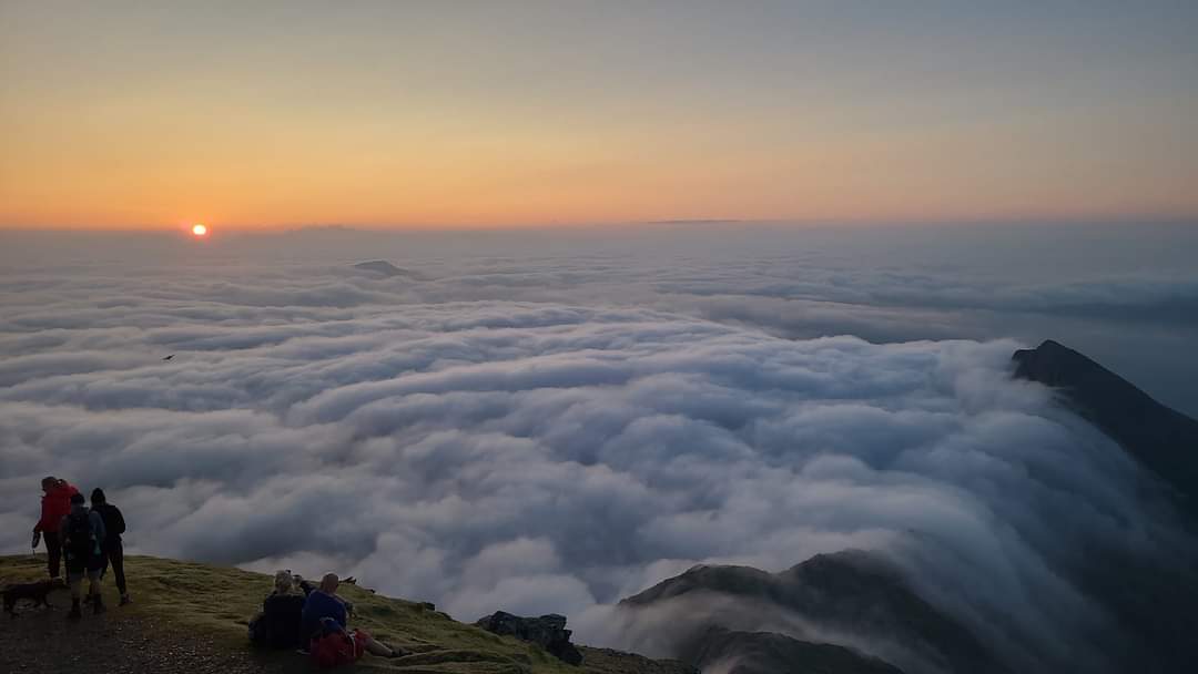 leearundell's tweet photo. #Welsh3000's. Incredible experience to finish this. 16 hours 40 for the challenge and 19 hours total walking time. https://t.co/bXuwWkL9EC