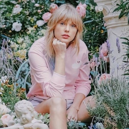 Glitz ❤️‍🔥 ☽☾ LIFE OF A SHOWGIRL tweet media