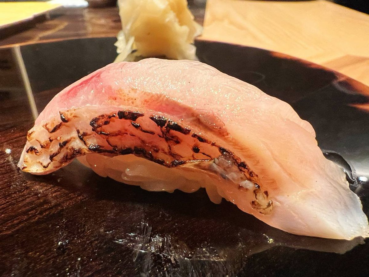 ByteBunnyo's tweet photo. Sushi Kashiba's Tuna/Uni/Ikura hand roll was the only standout dish. Rest of the meal was forgettable. https://t.co/rt4vQLtVHF