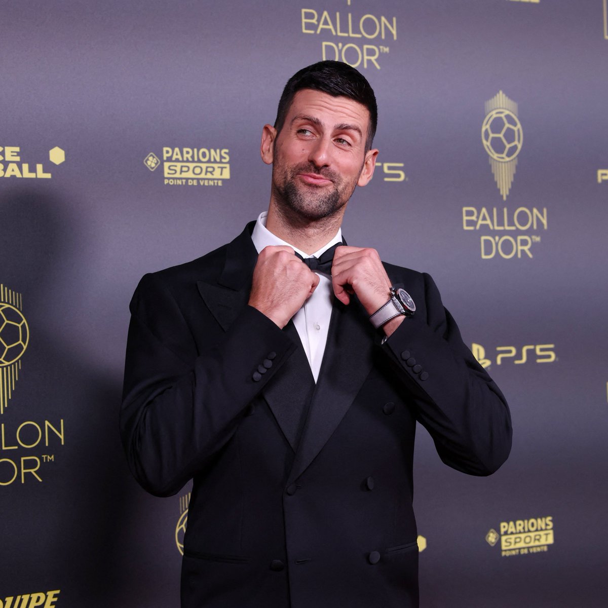 Footballtweet's tweet photo. 🗣️ iShowSpeed: "You look very familiar. What's your name?"  

🗣️ Novak Djokovic: "I have just been transferred to Milan. I have not played yet, but I will be ready for the next match." https://t.co/x6CRKDzhgy