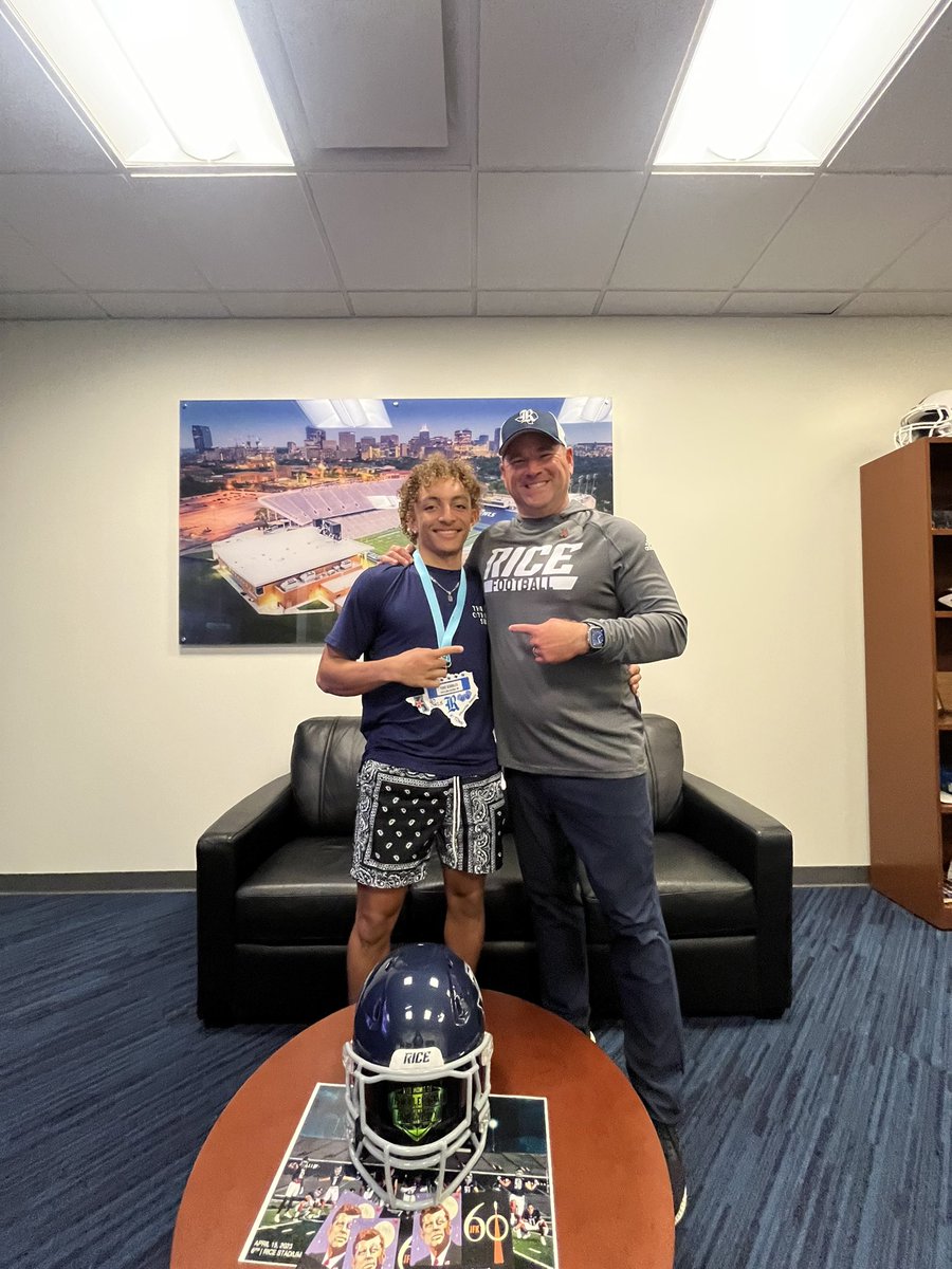 TreiKibbles4's tweet photo. After a GREAT conversation with HC @mbloom11 and @iCoachNash I’m blessed to receive an offer from @RiceFootball .Thank you for being one of the first to believe in my talents!#GoOwls @coachjohnsettle @CoachRegalado @JessicaMorrey 

@CoachSmith1234 @i_groove  @Perroni247 https://t.co/wKiL3ooQKc