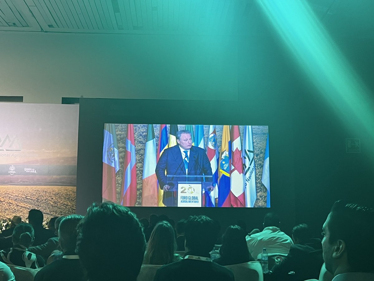 AgriMexico's tweet photo. En la inauguración del #FGA2023 en #Guadalajara donde la sustentabilidad, resilencia, cambio climático e innovación son los temas que forman parte de la 20ª edición. ¡Un gusto poder participar de nuevo! 🇲🇽🇳🇱 

#NLinMX @CortinaGallardo @EnriqueAlfaroR @GobiernoJalisco @FaoPohl https://t.co/As0xGjwgli