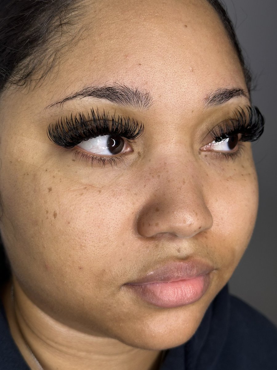 misszharris_'s tweet image. I’m real raw when it come to this lashing 😅🩷 #chicagolashtech