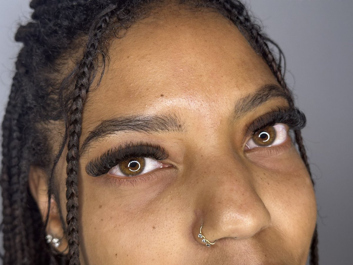 misszharris_'s tweet image. I’m real raw when it come to this lashing 😅🩷 #chicagolashtech