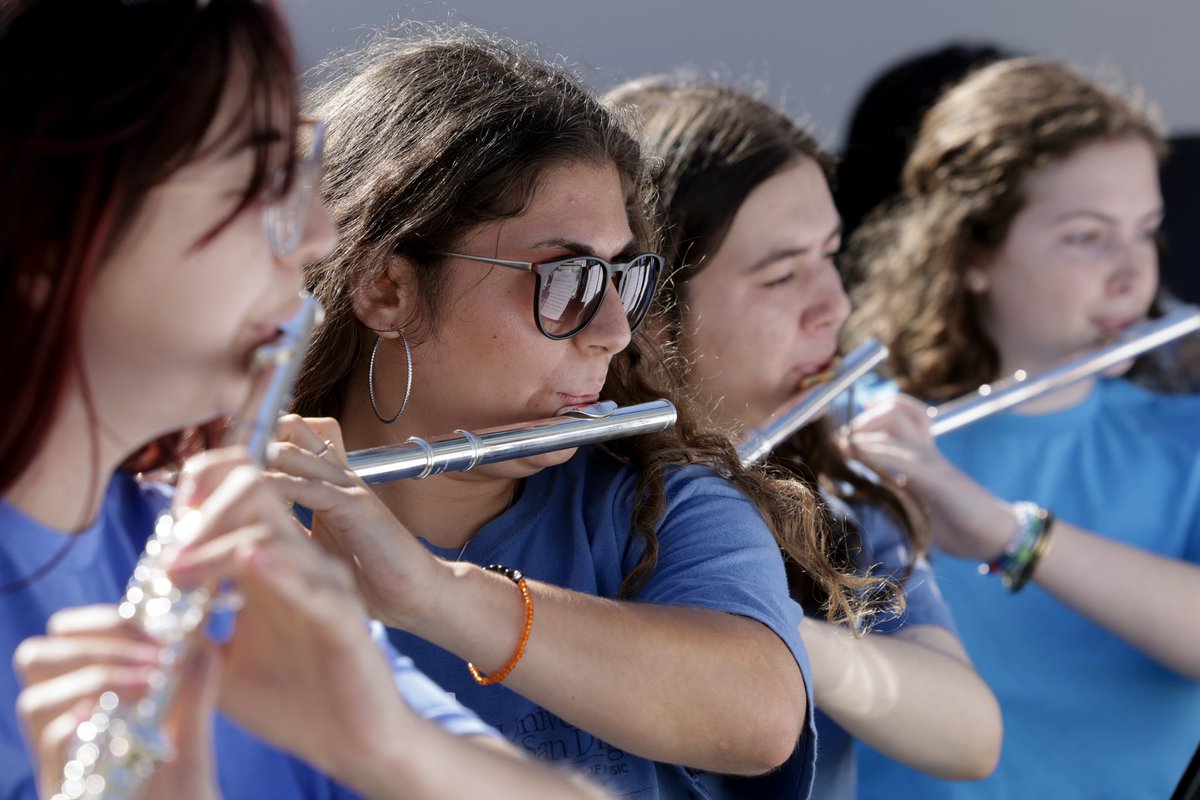 The Arts District was invigorated with the sounds of music, theatre, and dance on Saturday, October 28. Let’s give a huge round of applause to all of the ensembles, faculty, students, and staff that made this amazing event possible!
#music #artsandculture #festival