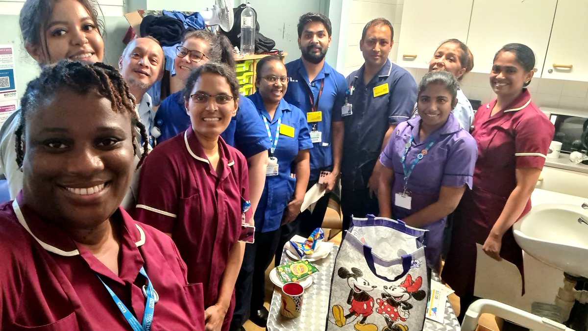 'Wellbeing week' @NHSHarlow Fleming ward. Great start with a great team🥰. Thank you @Pratikshap247 , Vanessa and Elizabeth and Lauren for your support today. @Gsep_ @sharon_mcnally @SHaWPAH1 @hhl_nhs @Ogechi_Emeadi @ShikhaPDN