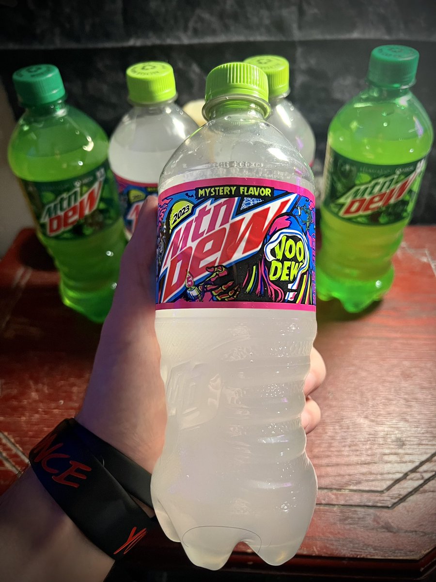 TommyKubiski's tweet photo. I hope the start to the week is well y’all! Had to grab a few @MountainDew x @Airheads MTN Dew VooDew’s while I was out. Grab some NOW while you still can! 🎈💀🥤See you all at 8:00pm EST on my channel!
https://t.co/1vpCRKpXQr 📺
#TommyKubiski #DetroitVoodoo #13MT #626FM #VooDew https://t.co/bwqDEIrh5b