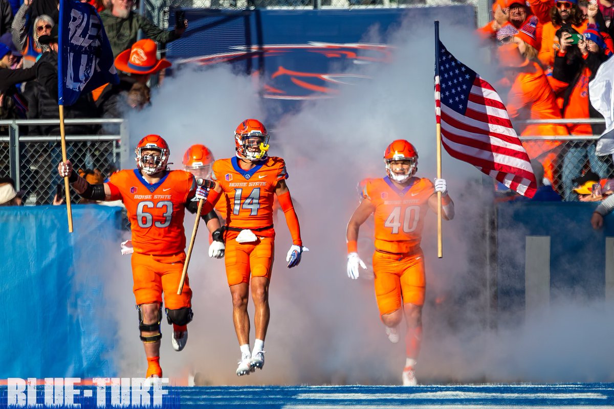 Redshirt junior cornerback Kaonohi Kaniho led Boise State onto the field with the Dan Paul Hammer.
- Redshirt sophomore offensive lineman Mason Randolph carried the “Bleed Blue” flag.
- Redshirt freshman EDGE Jayden Virgin carried the United States flag. #BoiseState #BleedBlue