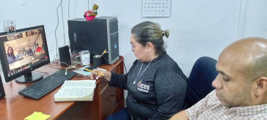 Inces_Guarico2's tweet photo. #30OCT | @ariselamedina y equipo atentos a Vídeoconferencia con el rector @WuikelmanAngelP, recibiendo directrices acerca del impulso de la Misión Venezuela Mujer, enmarcado en el vértice "Educación para el Empoderamiento de la Mujer, específicamente en el Plan Mujer Inces. https://t.co/PafS6ily05