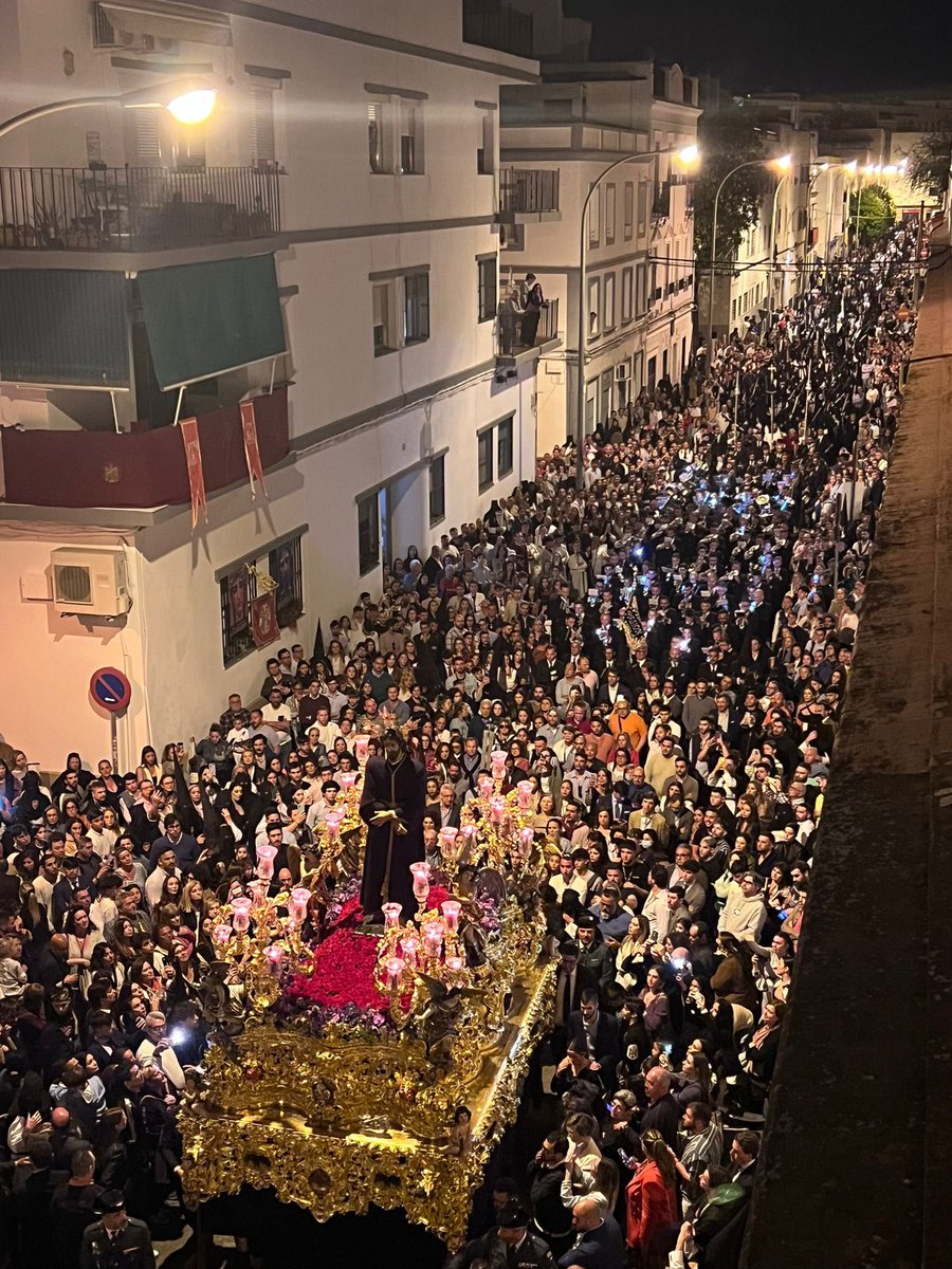 🔉Cautivo y su barrio.
Impresionante

📲 Desconocido