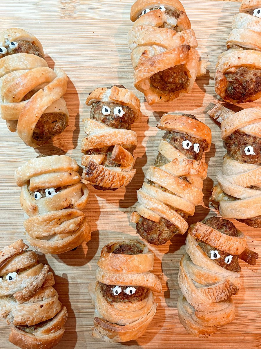 Halloween lamb sausage rolls 👻🎃

These low-salt Halloween sausage rolls were so easy to make – especially as I popped them in the air fryer 🥳

#halloween #sausagerolls #babyledweaning #blw #babyfood #toddlerfood #kidfood #blwrecipes #blwsnacks #foodideas #halloweenfood