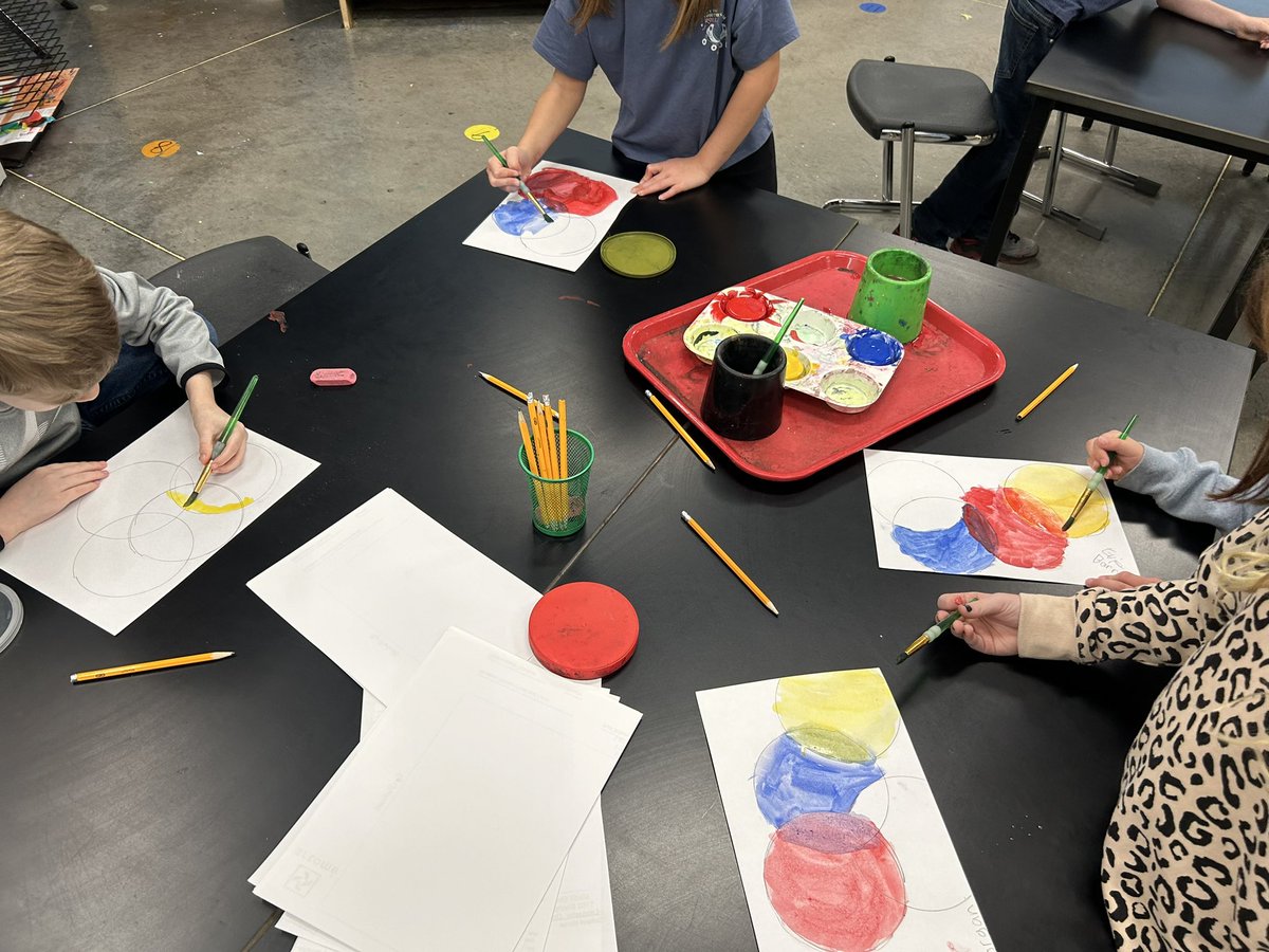 MrsNArtStudio's tweet photo. Primary and secondary colors today using centers around the room 
#galesart #choicebasedart #elementaryart https://t.co/4fzcOpsWq2