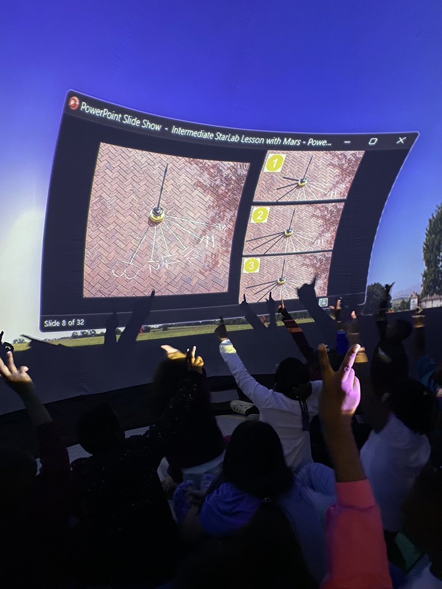 Our class got to experience #StarLab today!!🌞🌝🌍⭐️💫☄️