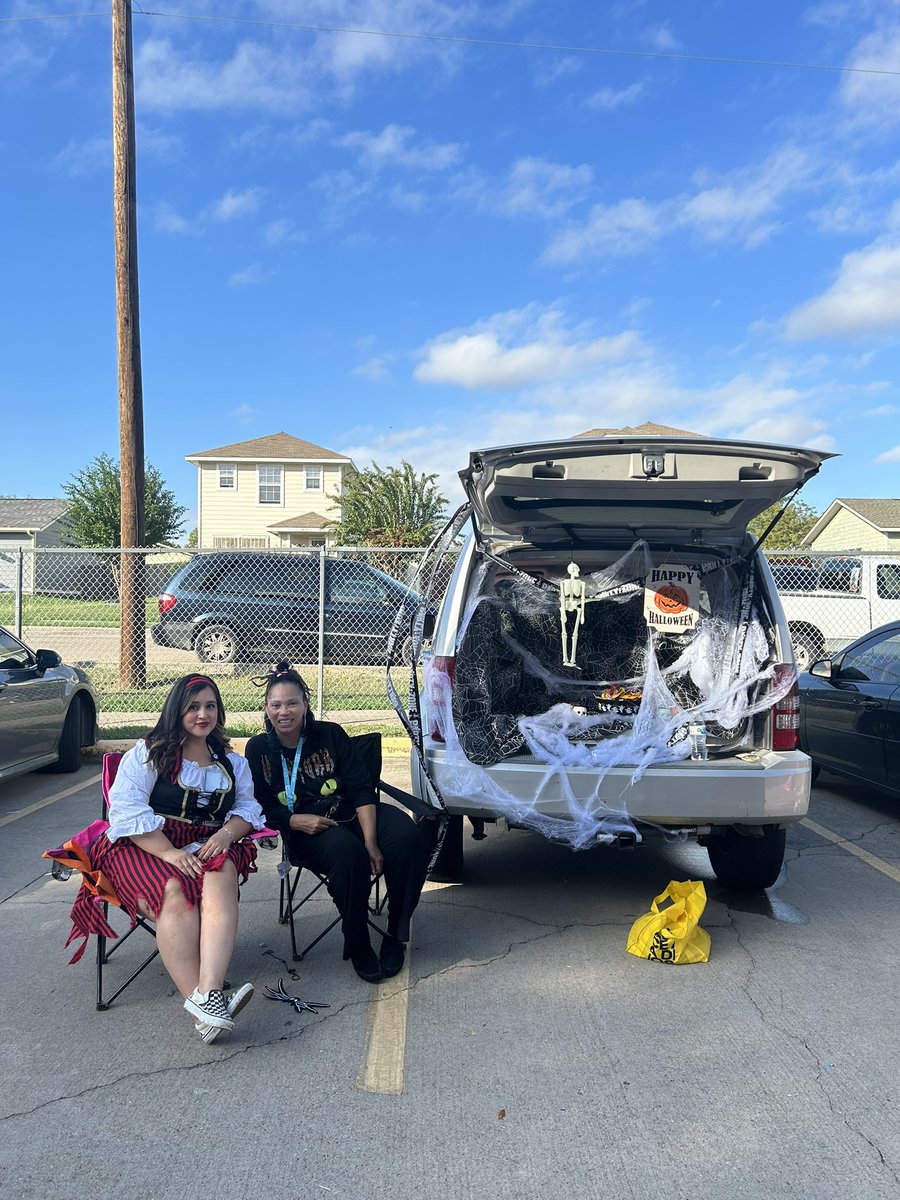 Pleasant Grove Elementary (@pleasantgrovee2) on Twitter photo Fall Reading Night/Trunk or Treat
Thank you parents for supporting our Trunk or Treat! #readingnight #dallasisd Fall Reading Night/Trunk or Treat
Thank you parents for supporting our Trunk or Treat! #readingnight #dallasisd