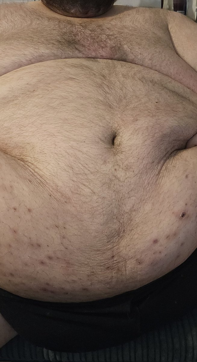 Dat_SSBHM_Gamer's tweet image. Belly to big to fit it all in the shot. #belly #chub #superchub #bigboy #chubby #fat #feedee #ssbhm #supersize