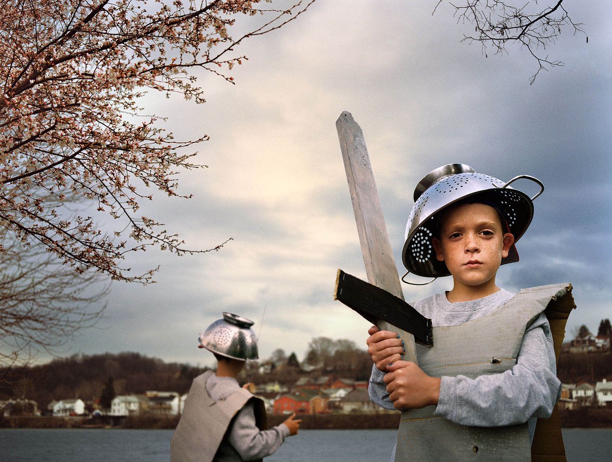 DougTruppe's tweet image. Prepping for the #bignight of #trickortreating. These #kids are ready to take on the neighborhood to #getthegoods from #ScottMontgomeryPhoto. #DougTruppe #NationalCandyCornDay #MischiefNight #DevilsNight #Halloween #portrait #knights #colander #sword #costumes #playtime