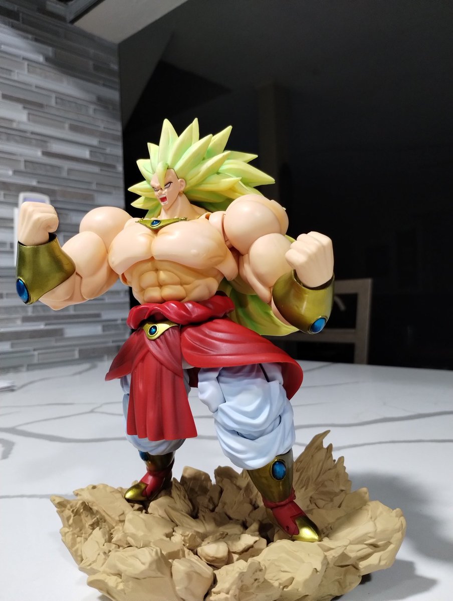 shaynepersad's tweet photo. @wozhike
#SnailShellGNProject
#DragonBallZ
#DragonBall
#Broly
#Saiyan
#ToyPhotography
This Platform Works Really Well with My Super Saiyan 3 Broly https://t.co/jRNCGF0P6i