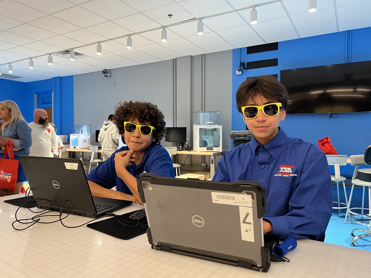 IrvingISD's tweet photo. Get an inside look π at all the fun that was had at this year's #GoIrving event! #IISDReimagined
πΈhttps://t.co/Gzt7e5elYr https://t.co/ddY9GUagcn