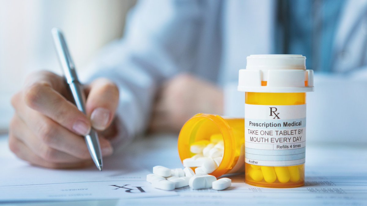 Join the IPRO QIN-QIO team on October 31 at 12:00 PM ET for a "Boosters and Beyond" webinar on Long-Term Care: Polypharmacy and Deprescribing. Register now for this insightful 30-minute session and Q&amp;A. ow.ly/rpLY50Q2mgF 
#education #webinar #longtermcare