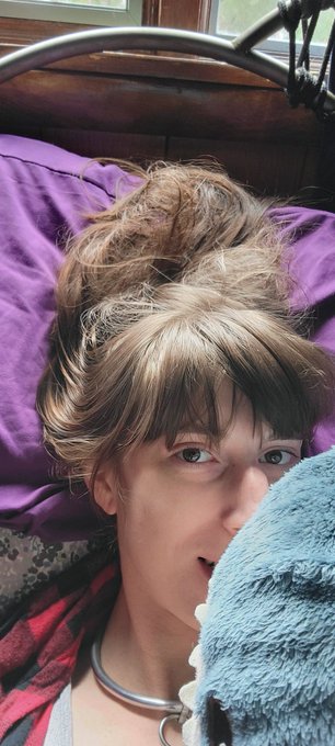 When I go to bed I push my hair over the pillow, that way the monsters can pull it https://t.co/hXoz