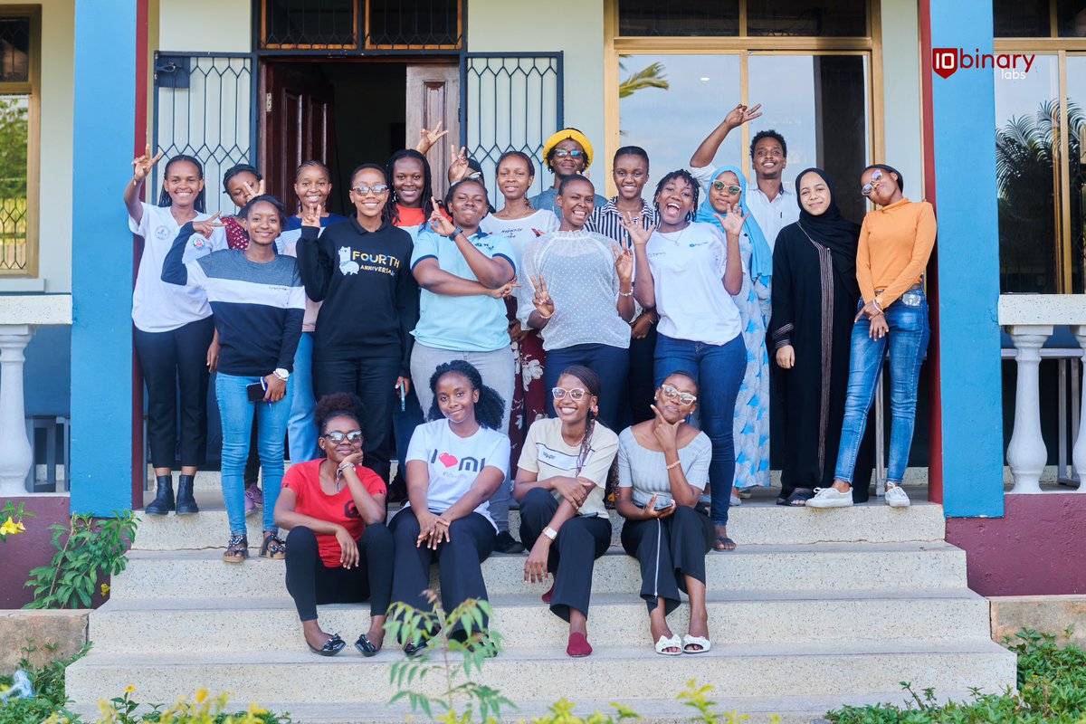 kemmie_mtagwaba's tweet photo. A successful #djangogirls info session!!!
Thanks to @binaryxlabs for supporting communities and prioritize capacity building for the young generation.
Can’t wait for the @djcafrica 🔥🔥🔥
#successevent #djangogirls #djangoconafrica23 #girlsintech https://t.co/C0ri40nWCr