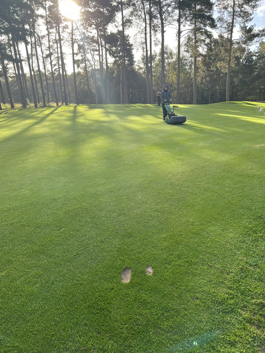 andywoodgolf's tweet photo. This is becoming all too regular, if it’s not this, it’s divots on greens. Un repaired pitchmarks or bunkers with countless footprints in hours after being raked.
The climate is a challenge enough without Golf Course Etiquette getting worse by the year #golf #greenkeeping https://t.co/nN9MnxUxC8