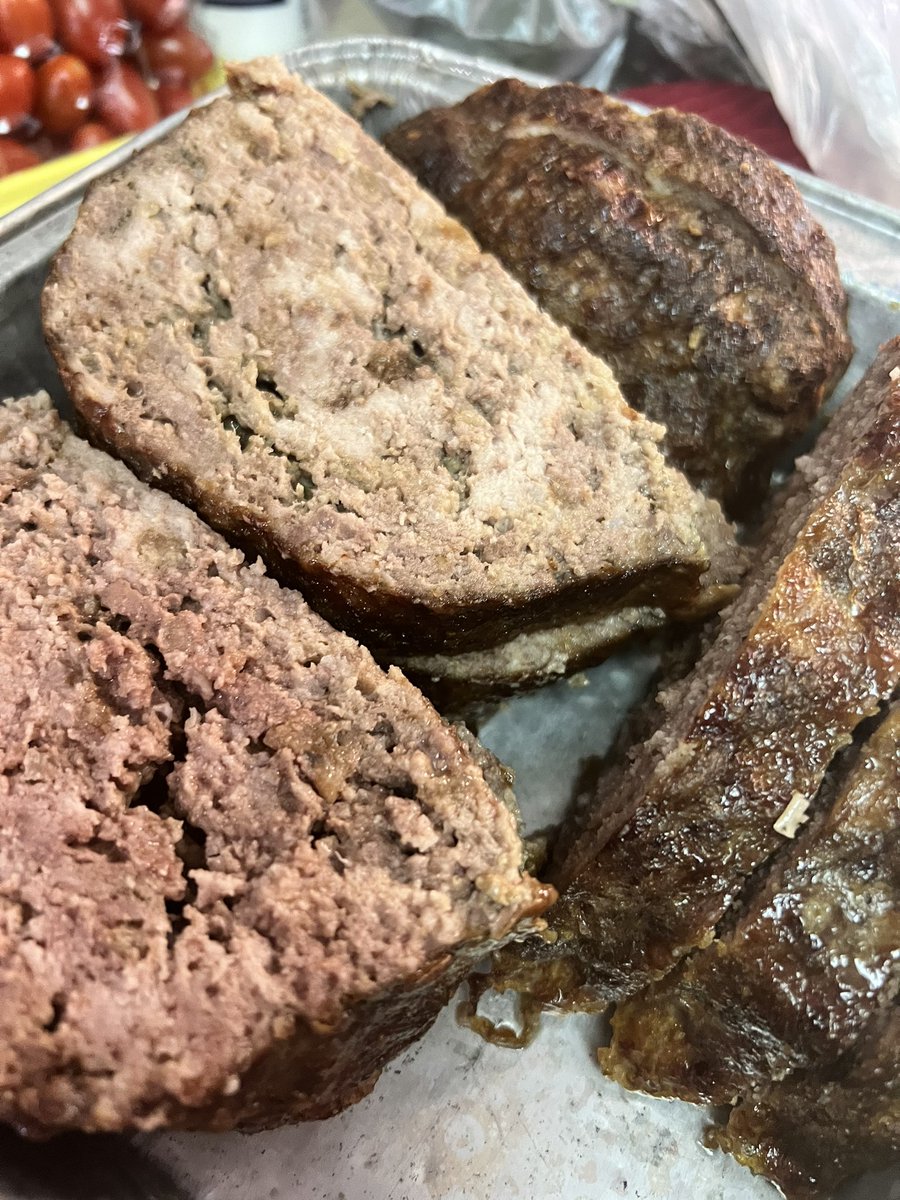 RoadQueen1967's tweet photo. Taco soup and meatloaf, meal prep for the week ahead!! Saves time and energy when Iโm too tired or sore to cook.
#foodprepforthewin
#meatloaf
#tacosouprules
#whatchaeating https://t.co/13r6XPiBe2