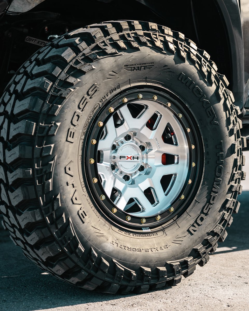 ForgelineWheels's tweet photo. First look! #forgeline and #harropperformance have been hard at work on a new creation. See the #FXH #XR1 at #semashow! https://t.co/9YzoxpeFOH
